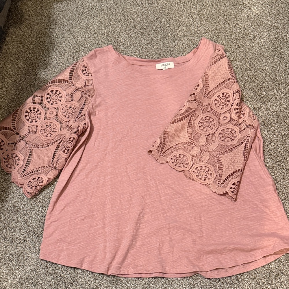 Umgee Mauve Lace Sleeve Blouse